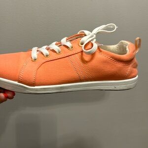 Vionic beach tennis shoe size 7